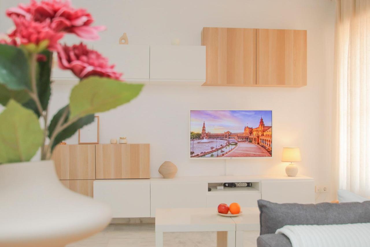 סביליה Modern Apt - Luxe Queen Bed - Walk To Isla Magica מראה חיצוני תמונה